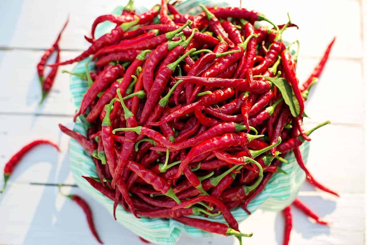 cayenne peppers 2779833 1280