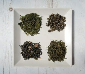 皿の上の緑茶4種