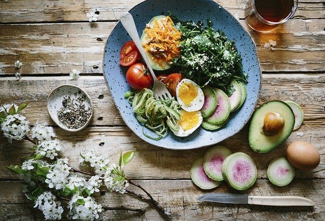 脳のためのダイエット, 健康的な食事, 卵, アボカド, ほうれん草
