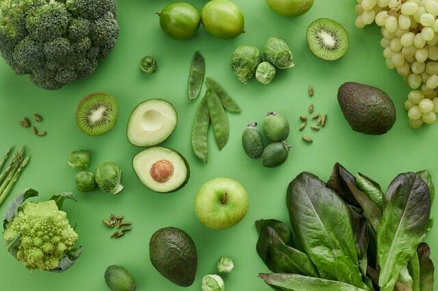 緑の果物と野菜